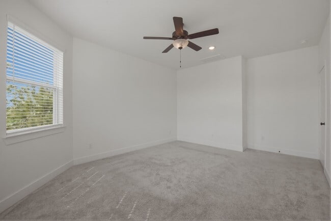 Building Photo - 15155 Colorado Bnd Pk Dr