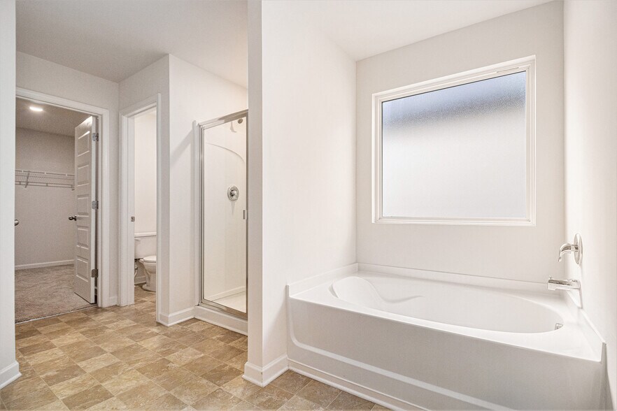 Building Photo - 3135 Hendrick Dr