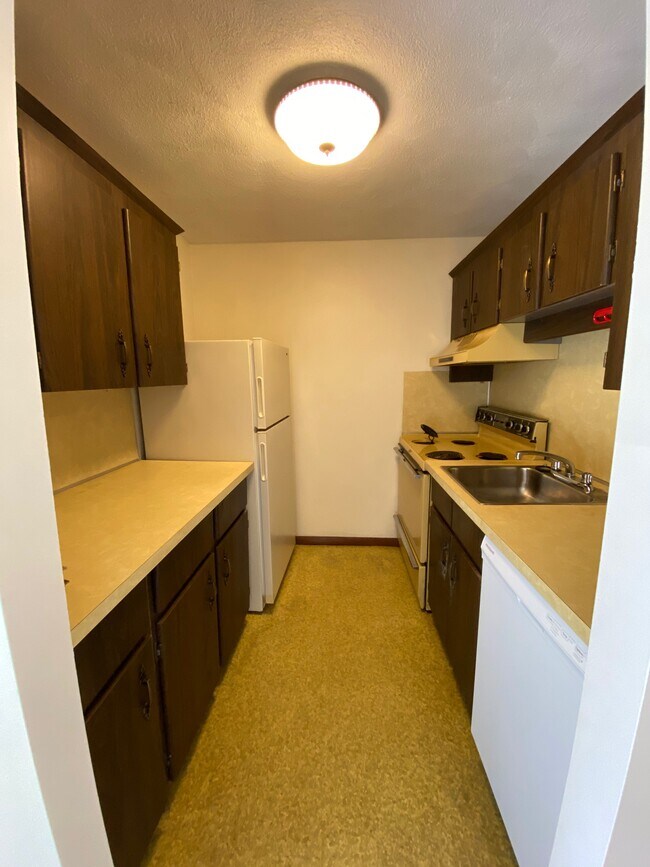 Building Photo - 10 Adelaide Rd