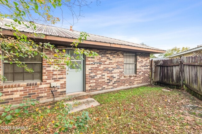 Building Photo - 504 Knollwood Cir