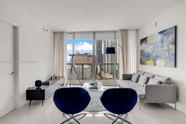 Building Photo - 495 Brickell Ave