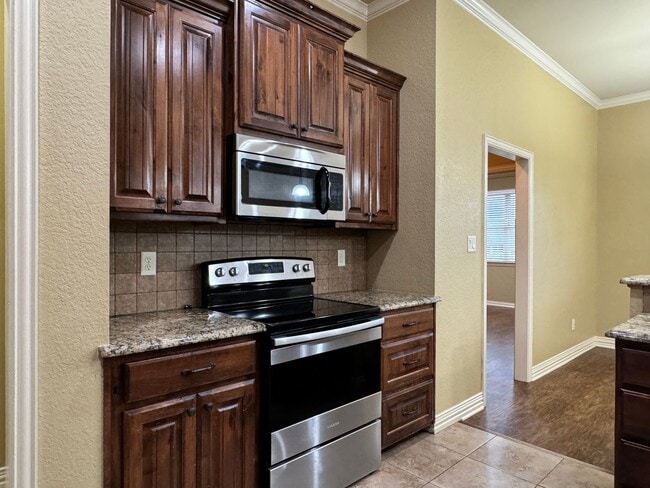 Building Photo - 309 Ash Dr