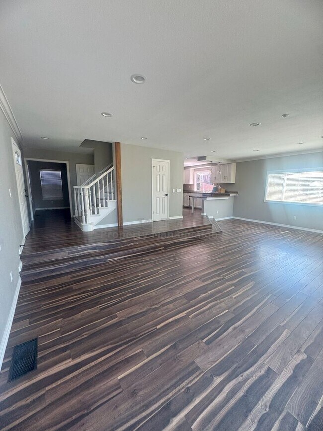 Building Photo - Spacious 4-Bedroom Home on Expansive Lot i...