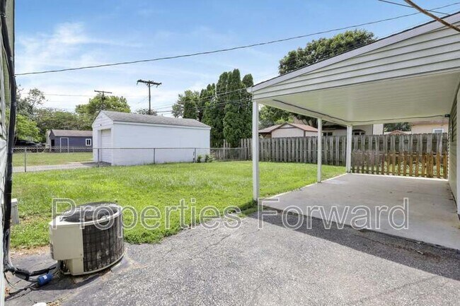 Building Photo - 2779 Woodgrove Dr