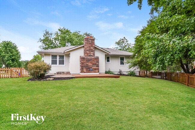 Building Photo - 229 SE Brownfield Dr