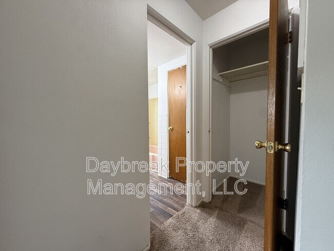 Building Photo - 2913 8th St N