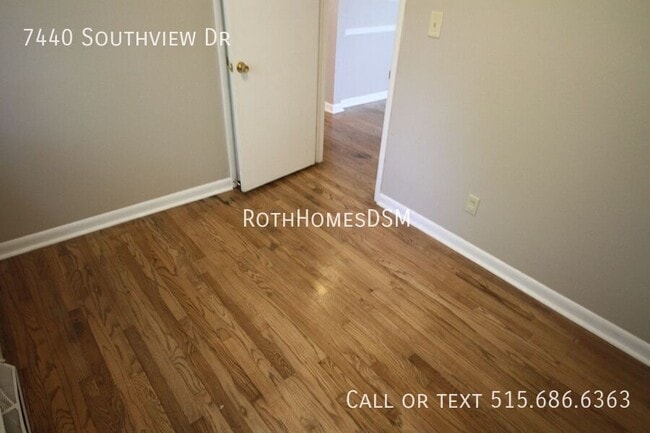 Building Photo - 7440 Southview Dr