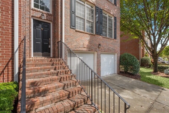 Building Photo - 1240 Dunwoody Cove