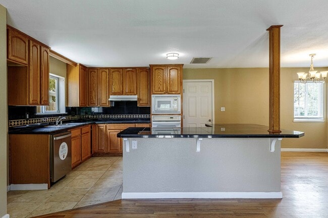 Building Photo - 3 bed 2 bath home for RENT in Stockton