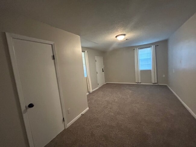 Building Photo - Call Property Manager Tonia Rollins at (50...