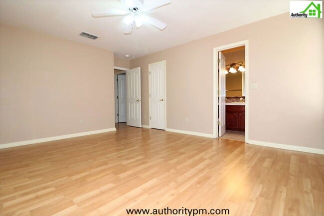 Building Photo - 428 Dominica Ct