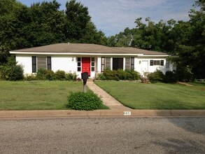 Building Photo - 665 Big Rock St