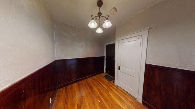 Building Photo - Cozy Brighton one bedroom apartment