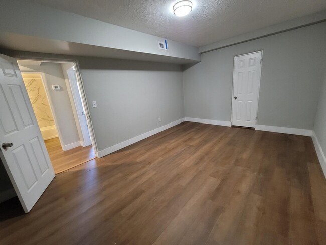 Building Photo - Sewanee (1105)