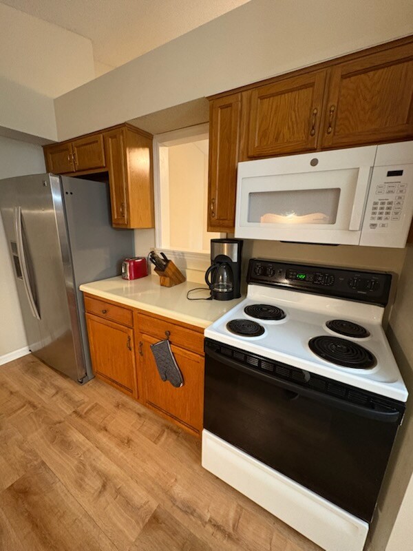 Building Photo - 801 Moultrie Ct