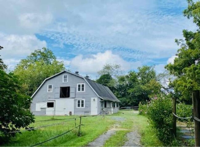 Building Photo - 10150 Rogers Dr