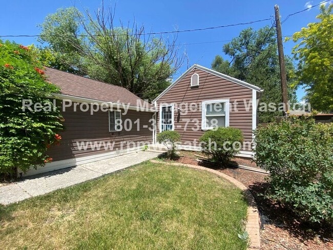 Building Photo - 763 Logan Ave S