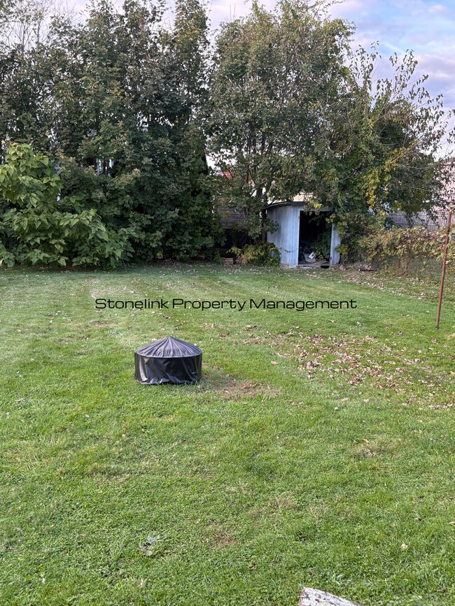 Building Photo - 37 Congregational St