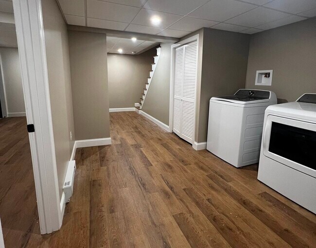 Building Photo - 16 Boulder Dr