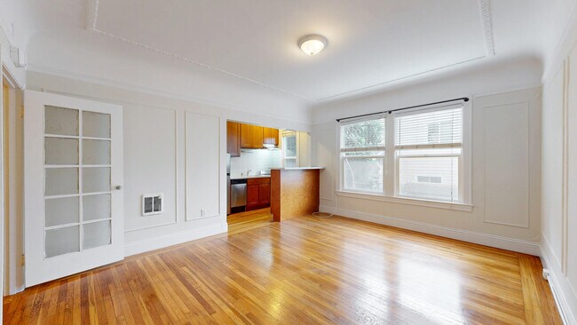 Building Photo - 470 14th St