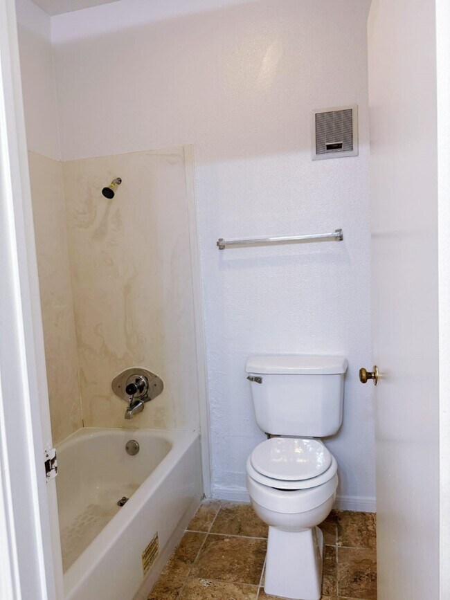 Building Photo - 2121 El Paseo St