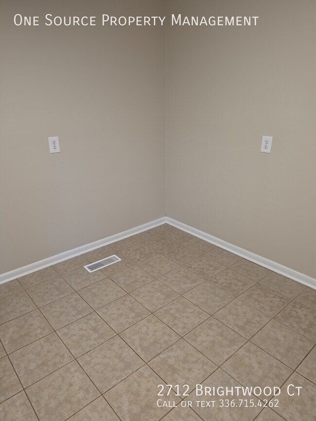Building Photo - 2712 Brightwood Ct
