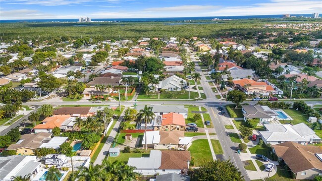 Building Photo - 232 SE 6th St