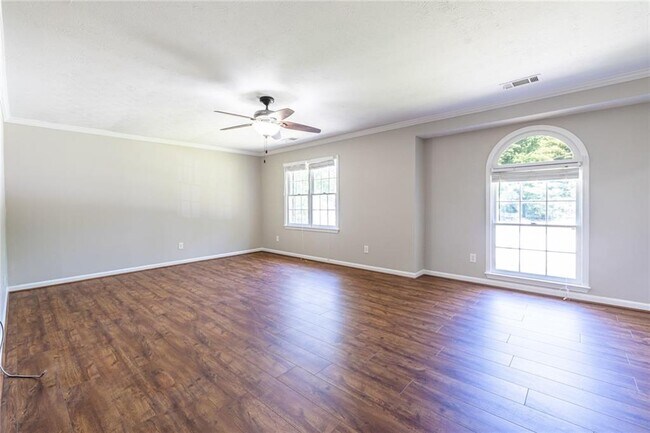 Building Photo - 1093 Wash Lee Dr SW