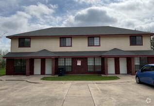 Building Photo - 3902 Old FM 440 Rd
