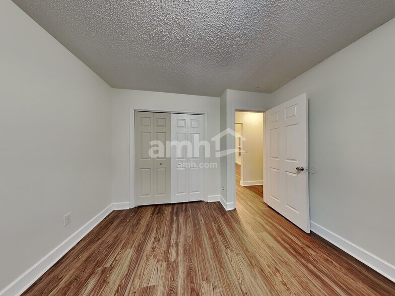 Building Photo - 207 Riesling Way