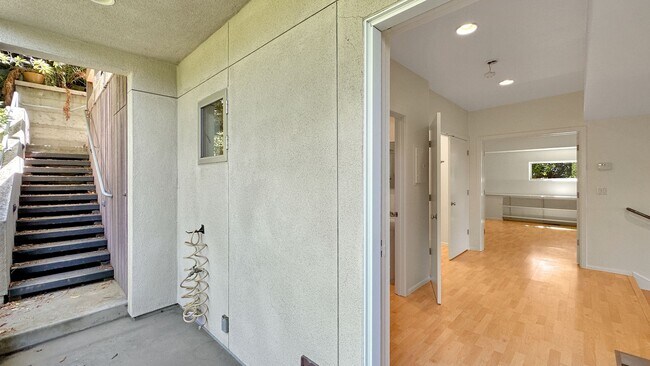Building Photo - 1118 Keith Ave