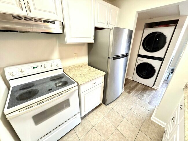 Building Photo - 1260 Sugarwood Cir