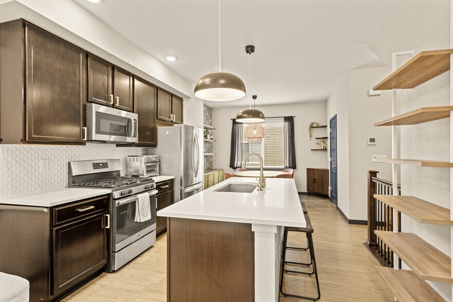 Building Photo - 2840 S Fox Ct