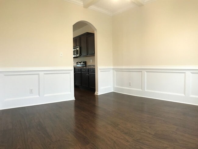 Building Photo - Regal Home on Regatta Way!