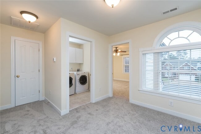 Building Photo - 11412 Pinedale Dr