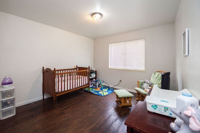 Building Photo - 117 43rd Ave Ct
