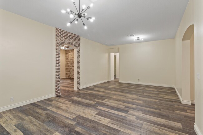 Building Photo - 175 NW Willow Grove Ave