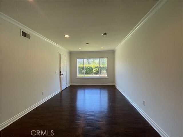 Building Photo - 5815 Calmfield Ave
