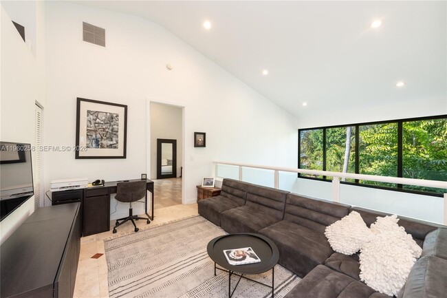 Building Photo - 650 Curtiswood Dr