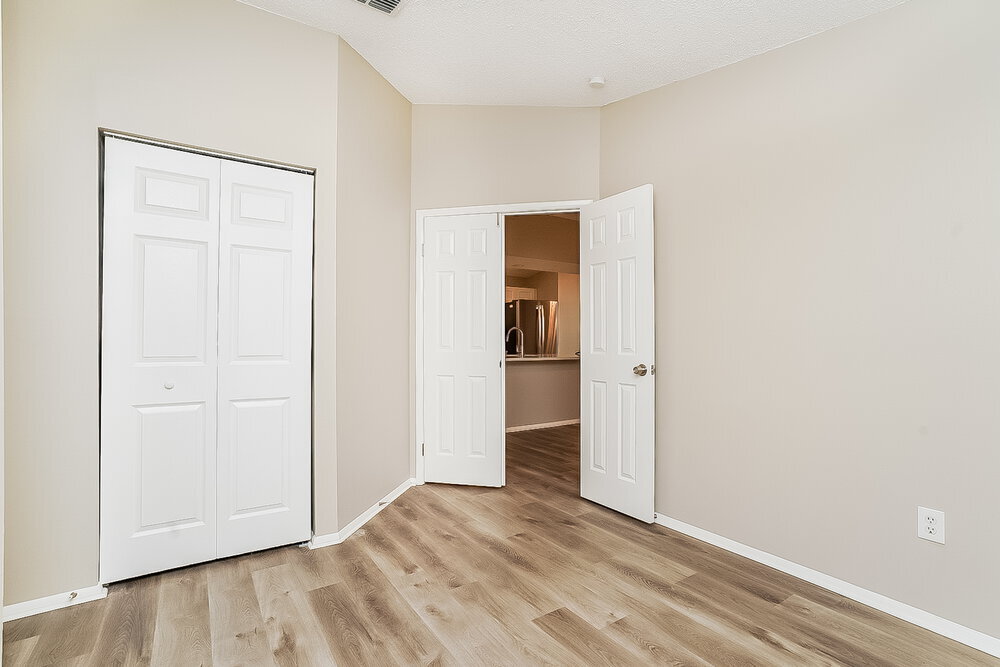 Building Photo - 633 Timber Bay Cir W