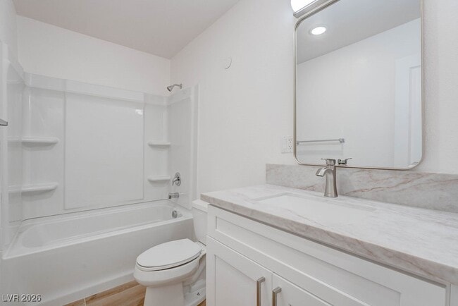 Building Photo - 342 S Water St