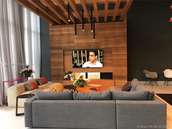 Building Photo - 1010 Brickell Ave