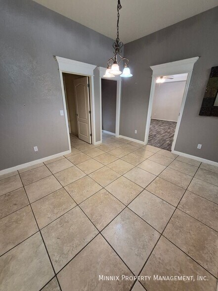 Building Photo - 2113 SW 59th Ave
