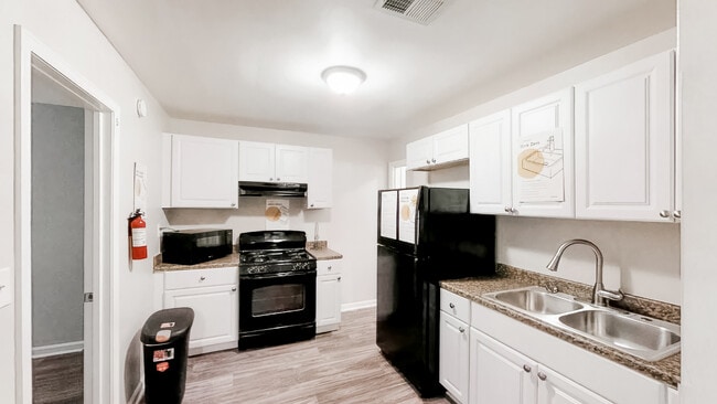 Building Photo - 149 Harlan Rd SW