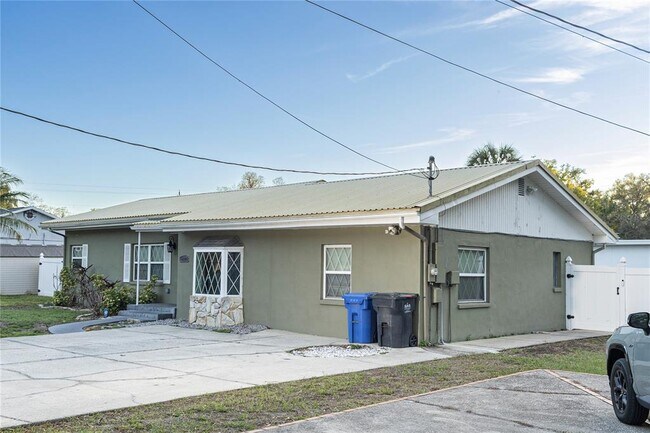 Building Photo - 16204 Tampa St