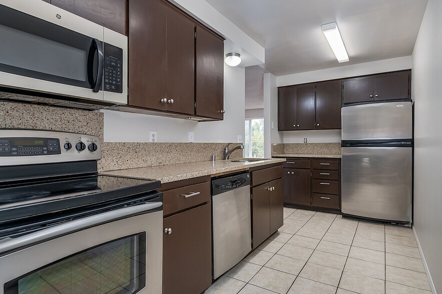 Building Photo - Sunrise Apartments