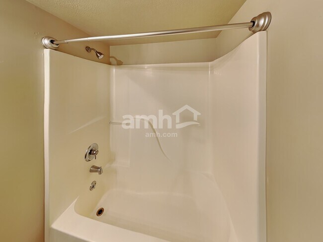 Building Photo - 156 W Rory Ln