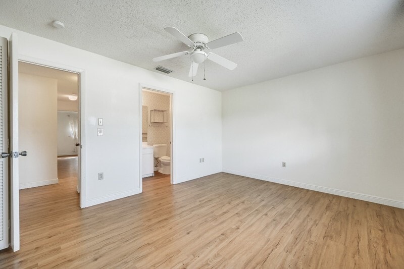 Building Photo - 1624 Whitehead Dr