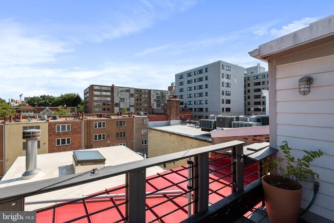 Building Photo - 1756 Corcoran St NW
