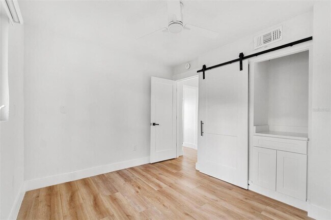 Building Photo - 7160 Shore Dr S